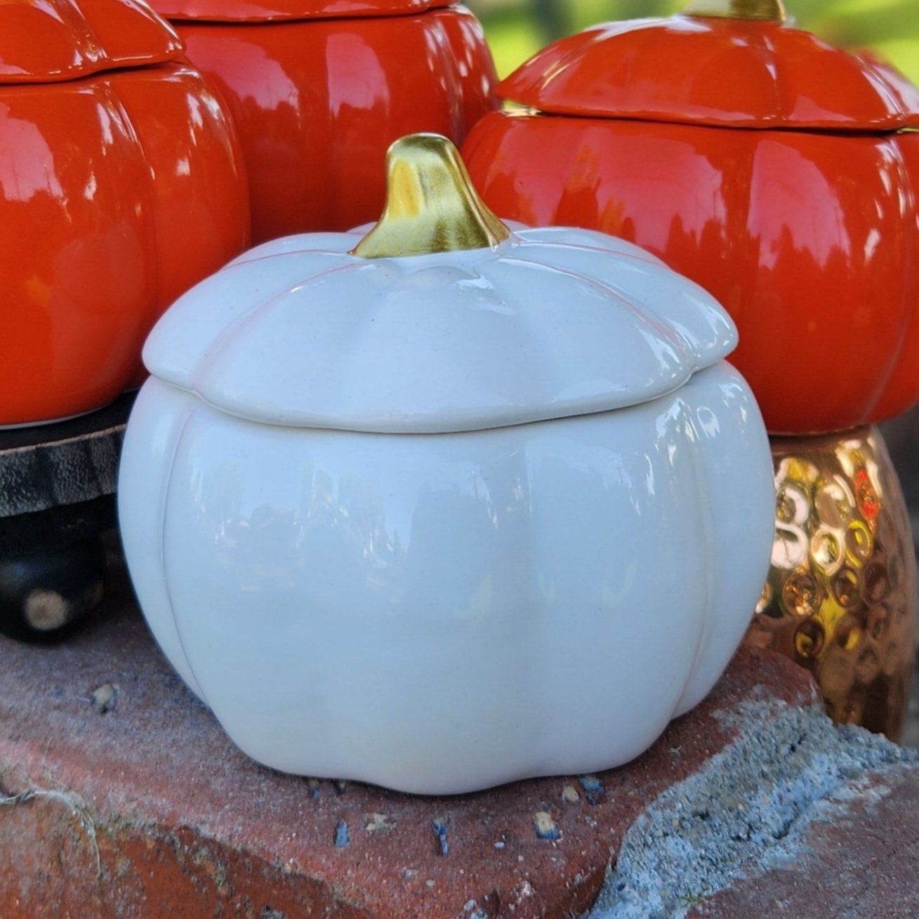 Pumpkin Spice scent in a white pumpkin jar